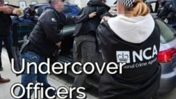 آموزش اصطلاح undercover officer با اخبار چاقوزنی در لندن