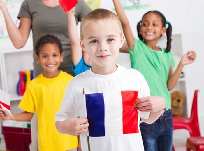 دلایل اهمیت آموزش زبان فرانسه به کودکان