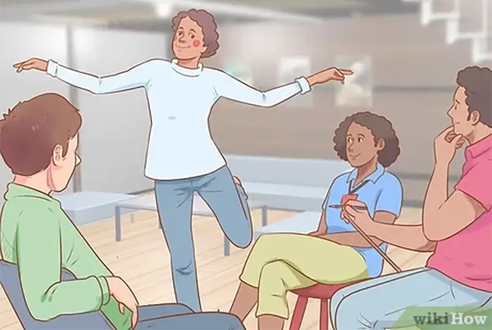 بازی Charades یا پانتومیم برای آموزش زبان به نوجوانان