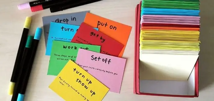 چطور با فلش کارت می‌توان به یادگیری زبان انگلیسی پرداخت؟